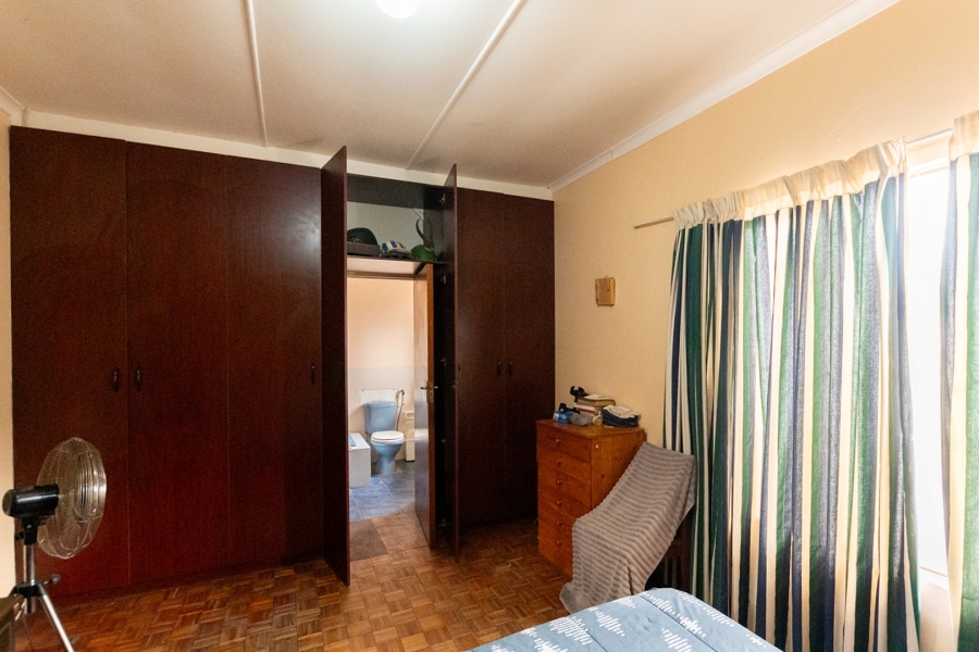 6 Bedroom Property for Sale in Laaiplek Western Cape